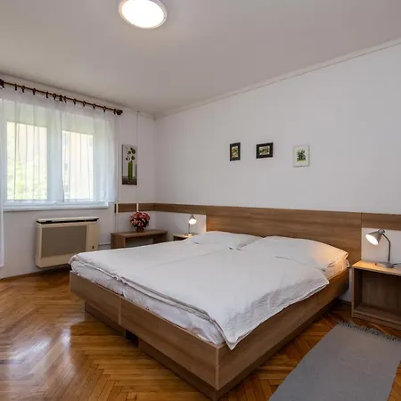 Kis Janos דירה סופרון